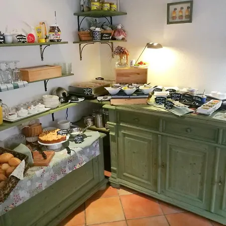 Bed and breakfast Elbhangzimmer