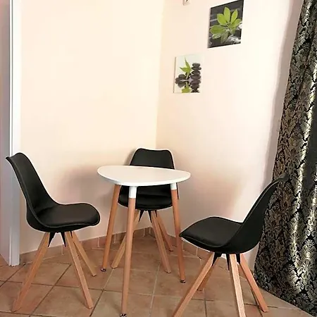 לינה וארוחת בוקר Elbhangzimmer דרזדן