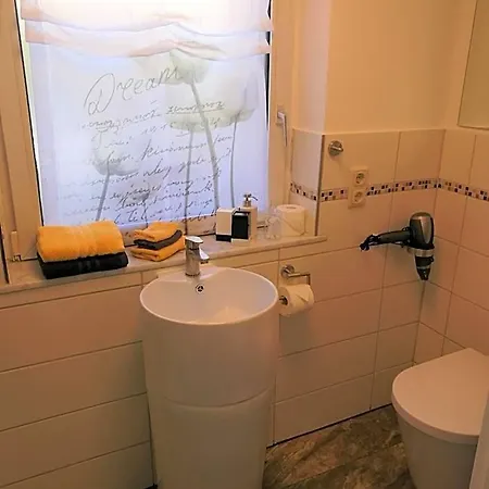 לינה וארוחת בוקר Elbhangzimmer דרזדן