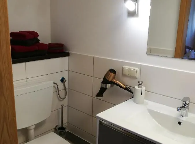 Bed and Breakfast Elbhangzimmer 3*